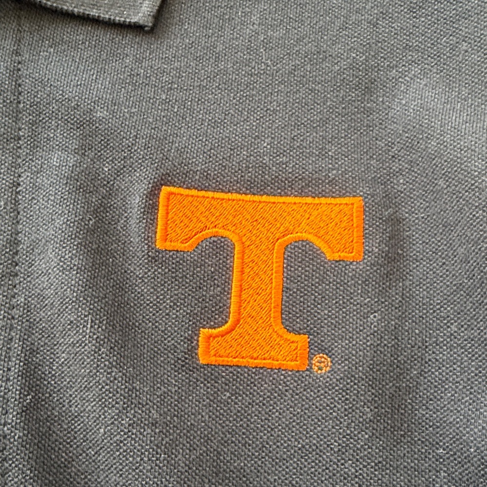 Men’s Tennessee  Vols NWT  Velocity Black Cotton Short Sleeve Shirt. Size Medium - Picture 3 of 6